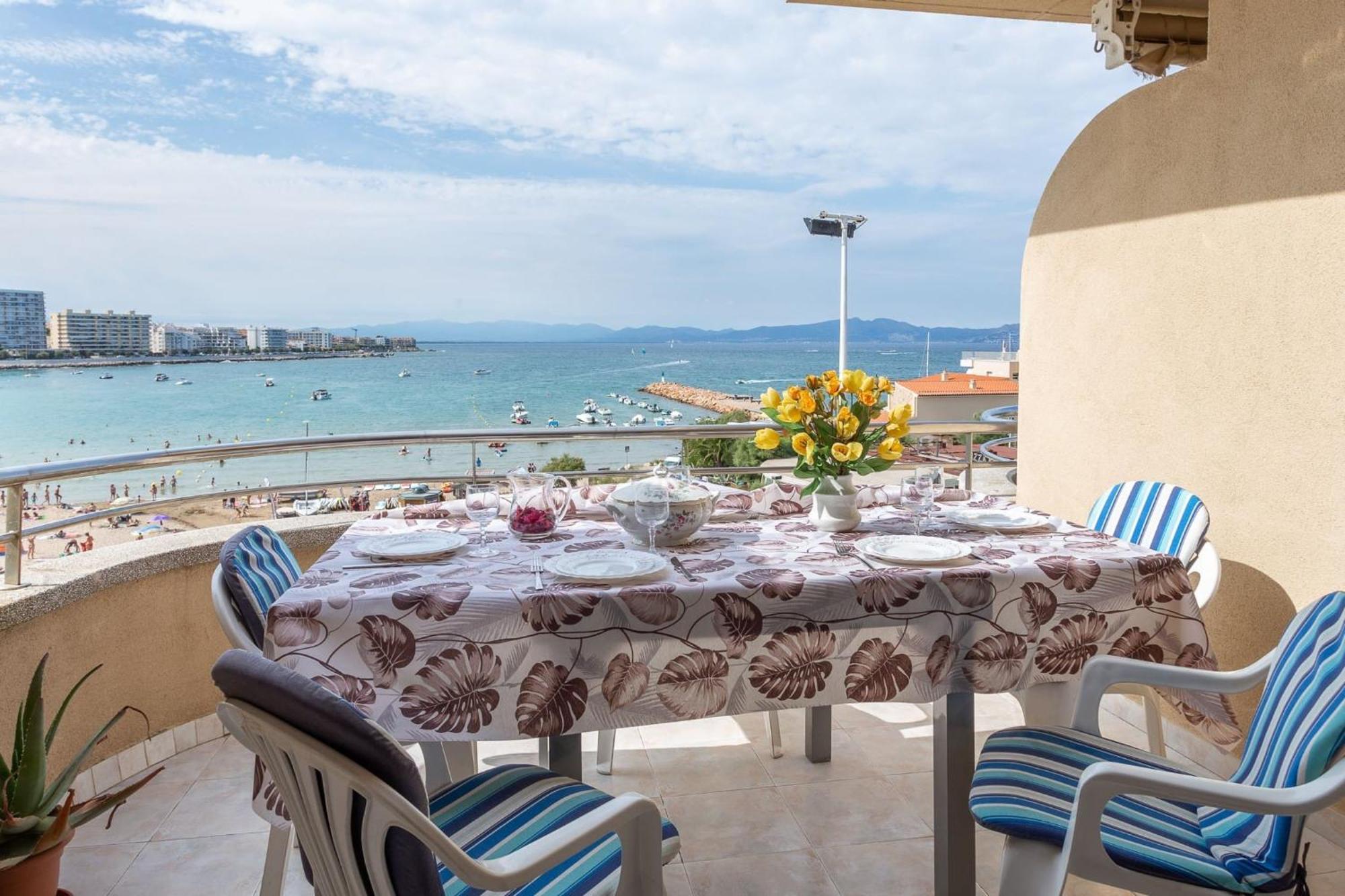 Passeig Del Mar Apartment L' Escala Екстериор снимка